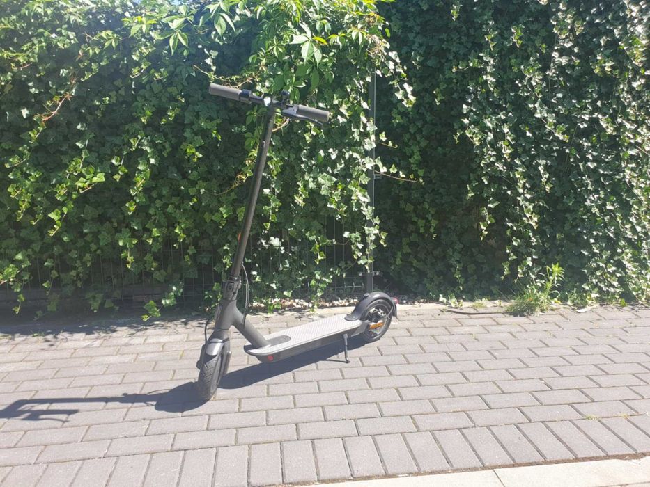 Mi Electric Scooter Essential