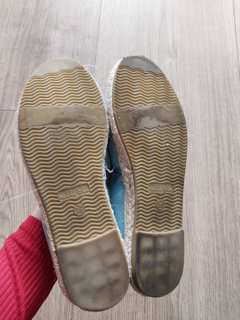 Jasnoniebieskie espadryle