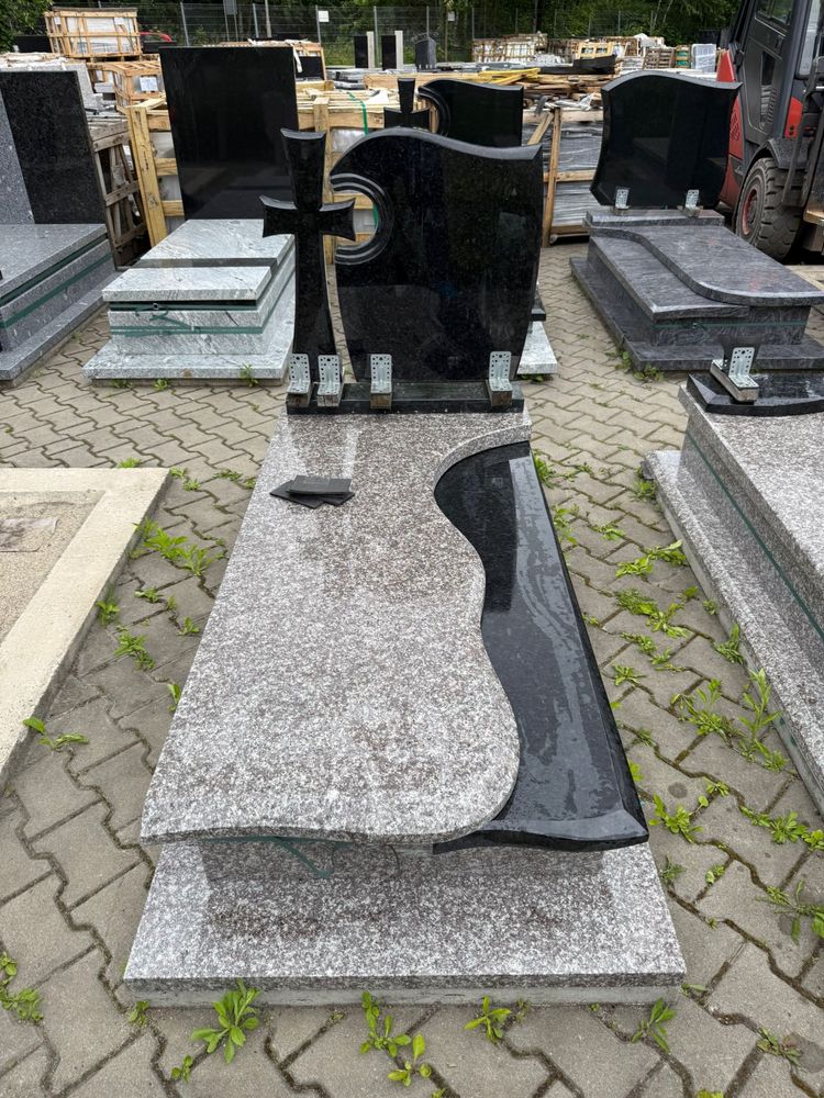 Nagrobek 6500 granitowy  caly slask montaż pomnik