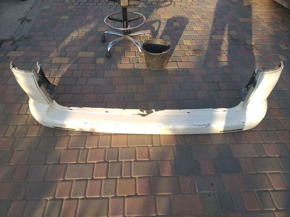 Бампер задній на фольксваген Т5 , б.в.