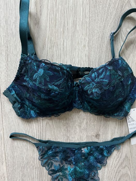 Triumph комплект 75b/ 70 С s комплект білизни