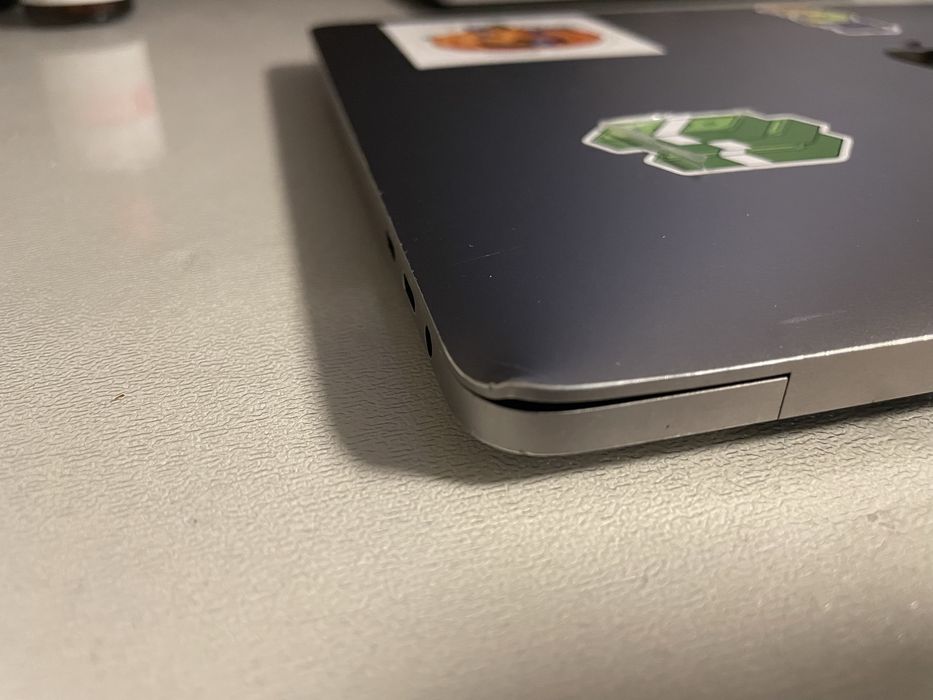 Macbook pro 13 2017 16/256 з коробкою