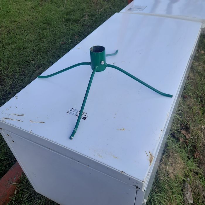 Подставка для елки, в хорошем состоянии