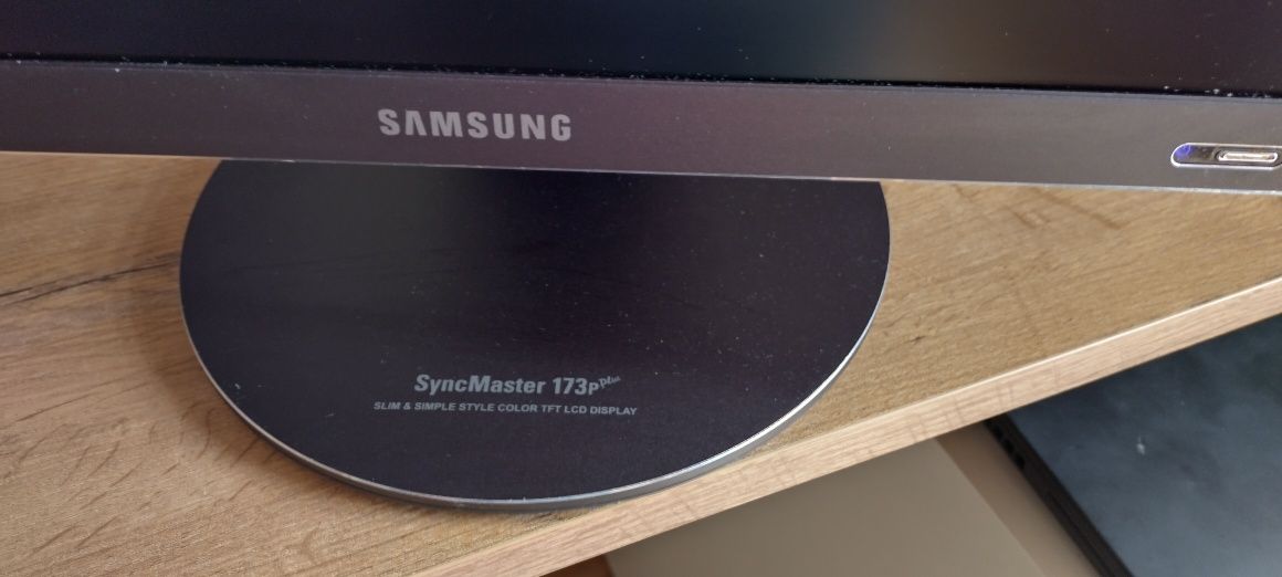 Monitor Samsung syncMaster 173p plis