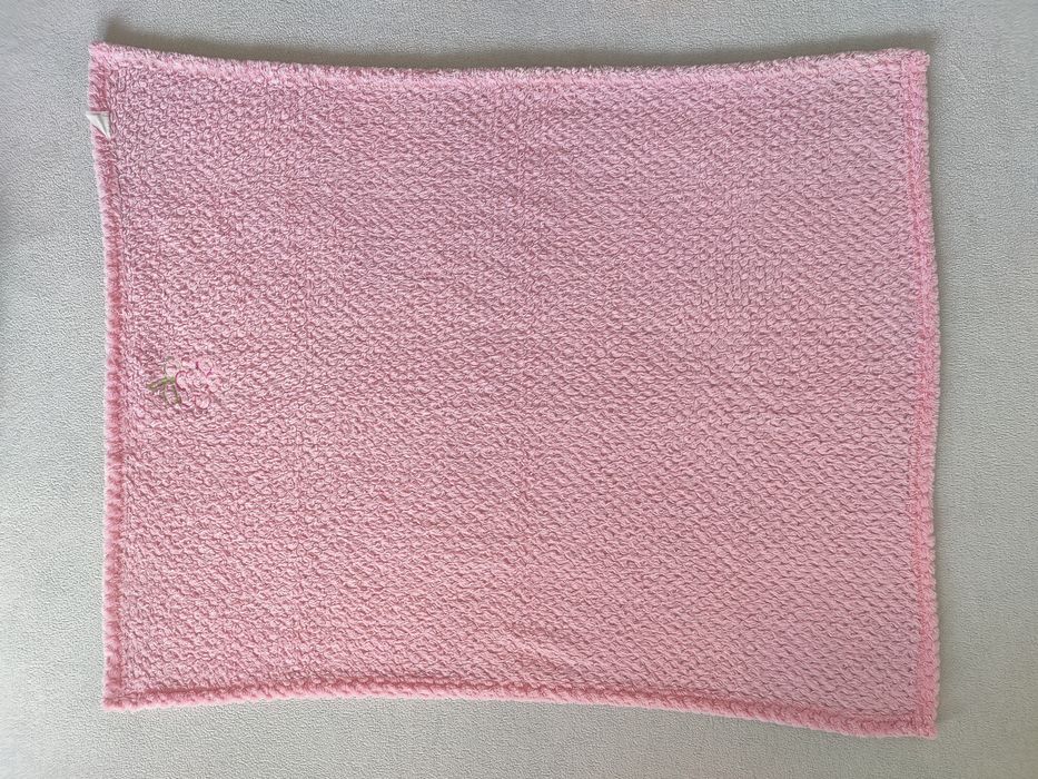 Różowy kocyk dziecięcy kwiatek ok 75x100cm