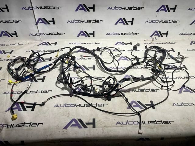 Поводка левая сторона  Subaru Ascent 19- WM