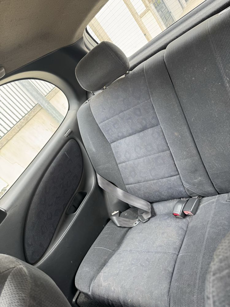 Toyota corolla em bom estado  motivo de venda carro sem uso