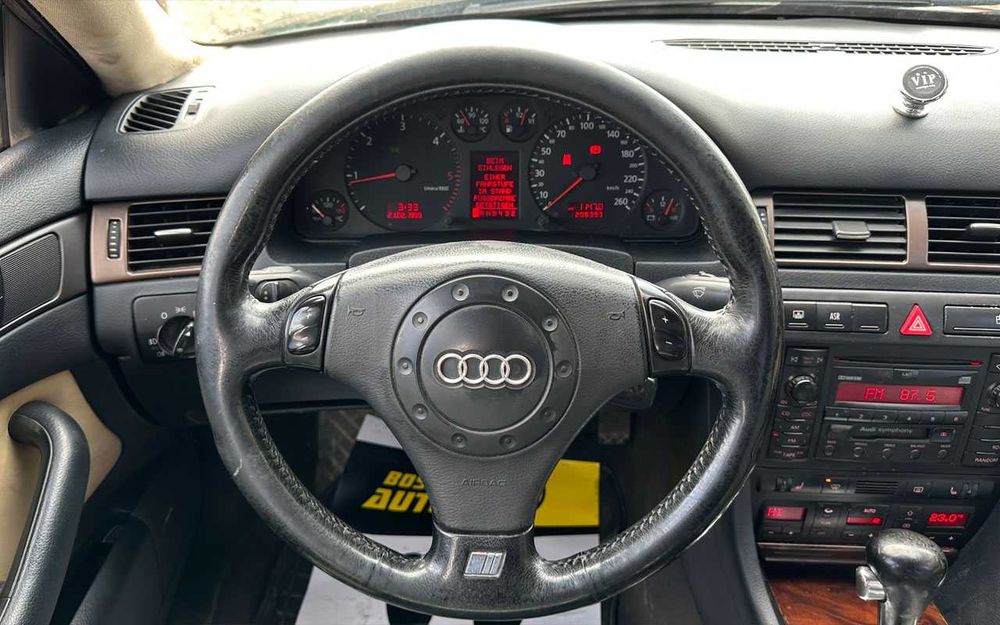 Audi A6 2000 року