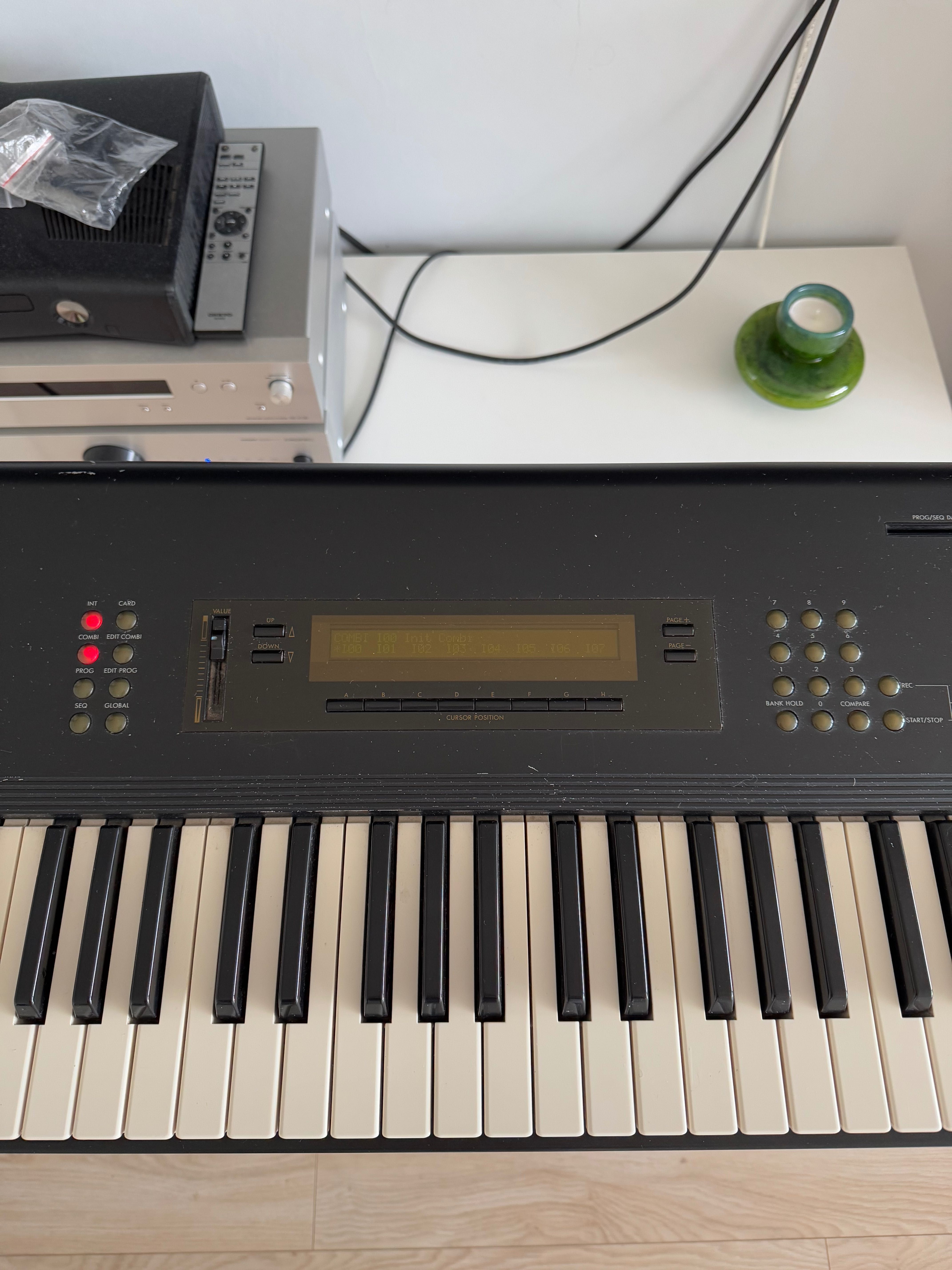 Keybord instrument Korg M1