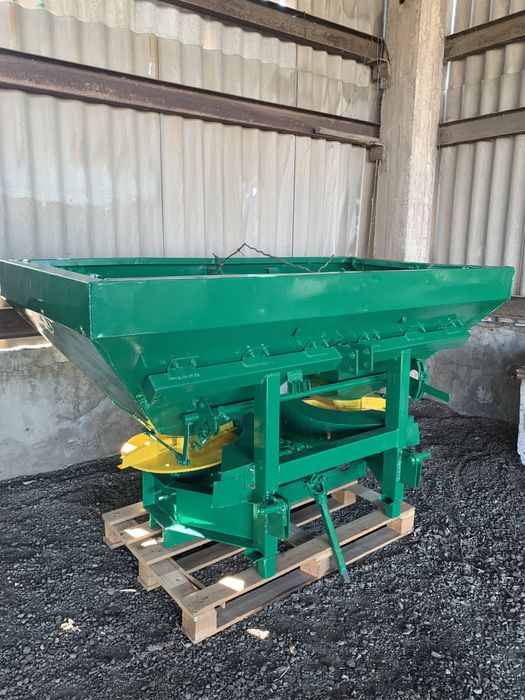 Розкидач добрив  Мвд-1000, МВУ, РМД -1000