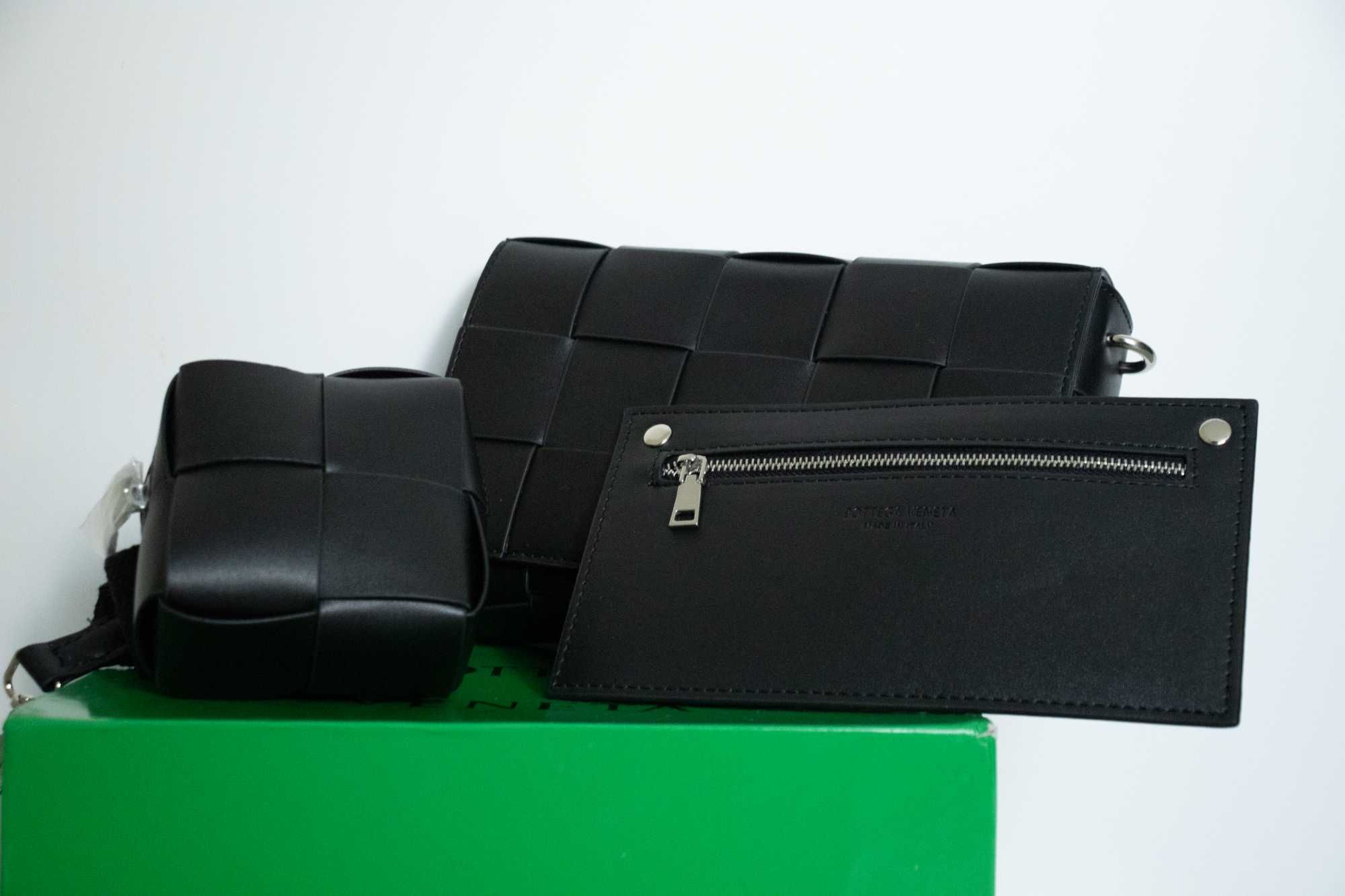 Сумка Bottega Veneta Medium Cassette with Versatile Strap