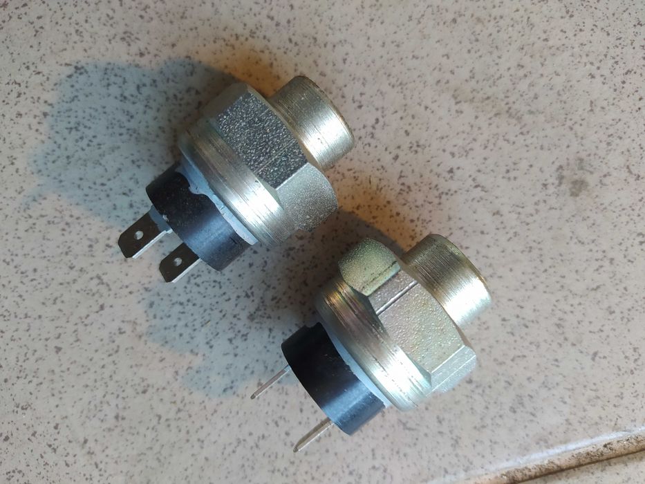 Liaz czujnik automat świateł stopu 24v 5a