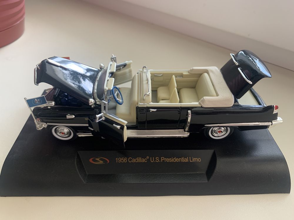 Модель Caddilac 1956 Presidential Limo