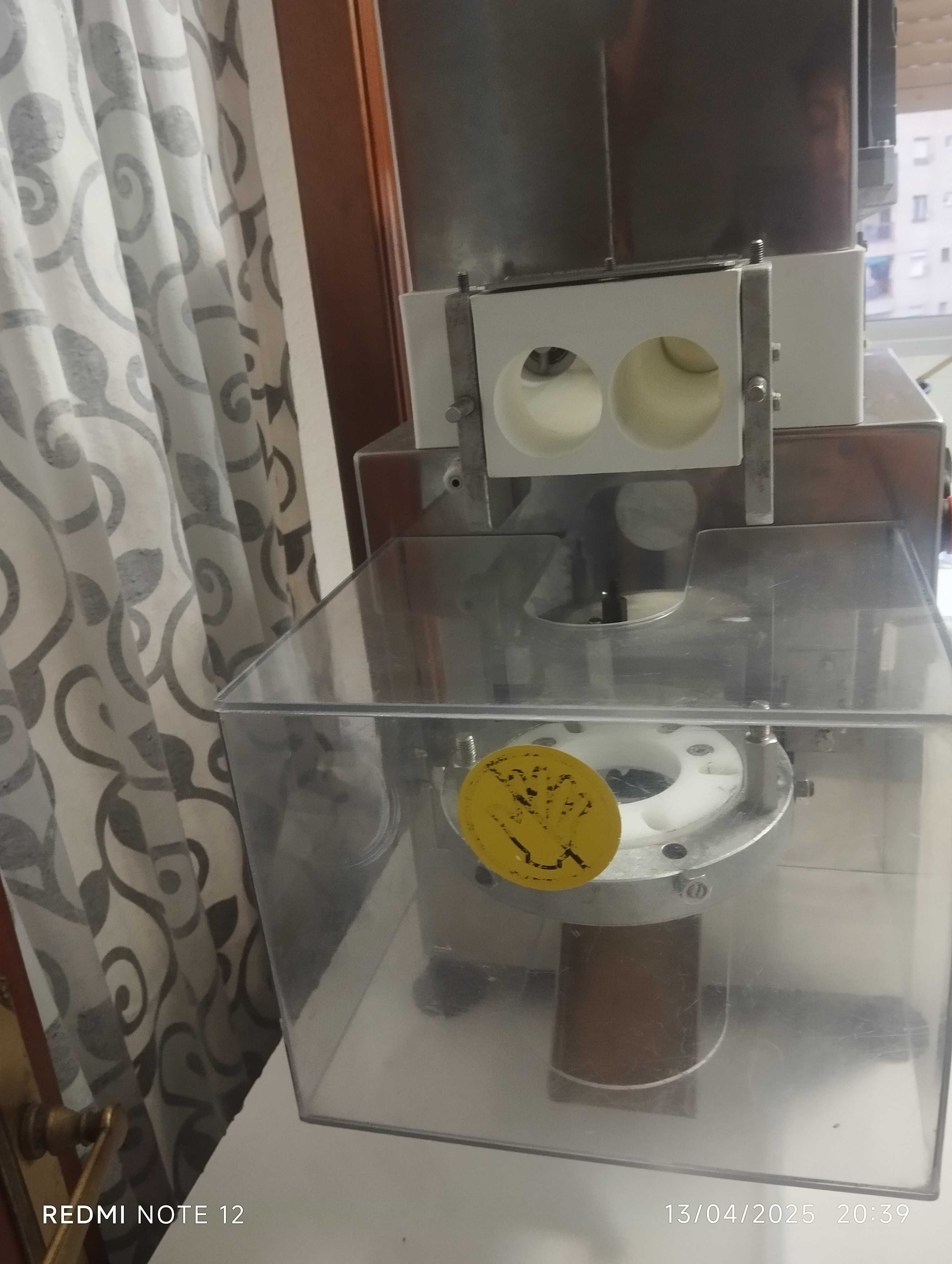 Máquina modeladora salgados