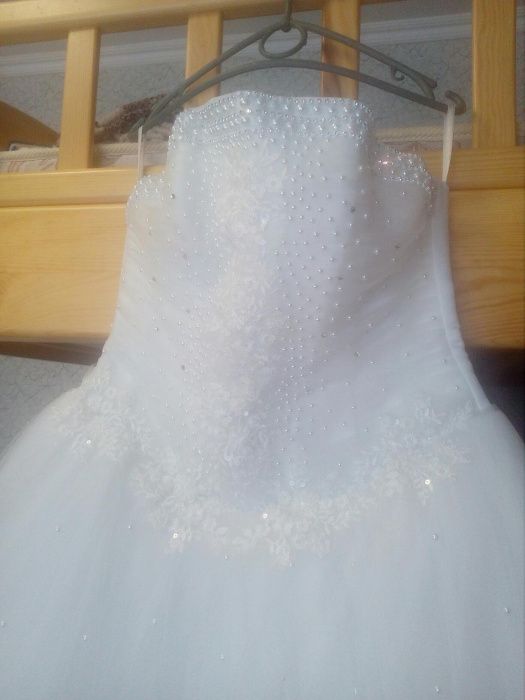 Весільна сукня ...