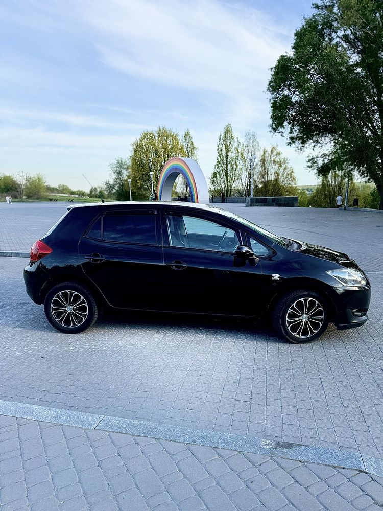 Yoyota Auris 2007 2.2 турбо дизель