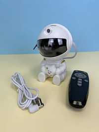Нічник-проектор з пультом та динаміком,астронавт, космонавт 360°