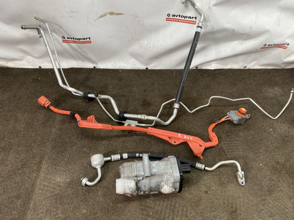 Компрессор кондиціонера 8837042040 Toyota RAV4 Hybrid гибрид