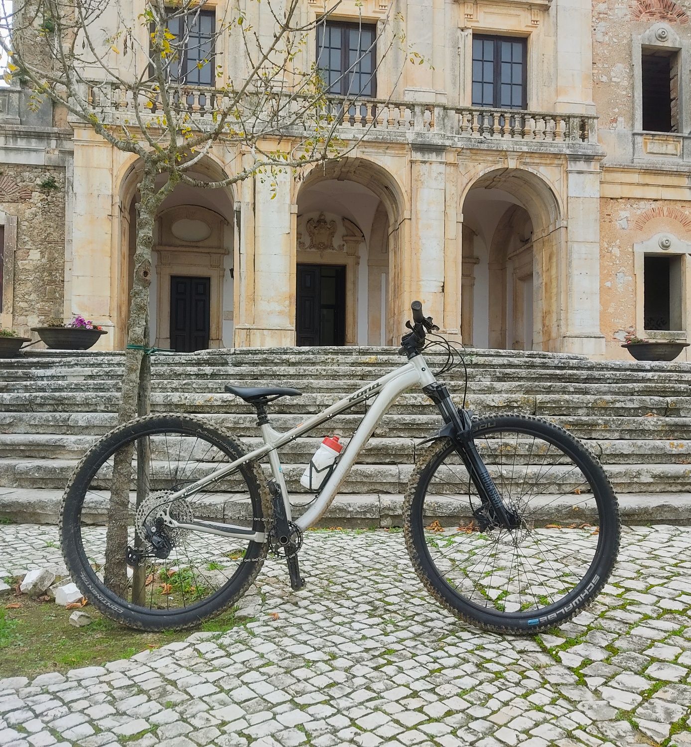 Bicicleta Kona Honzo 29 + Oferta GPS
