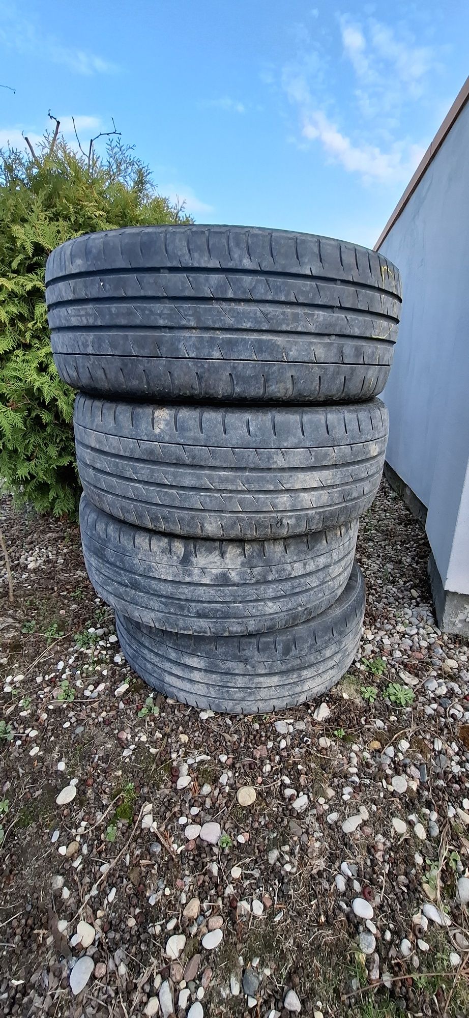 Komplet opon letnich 205/45 R17