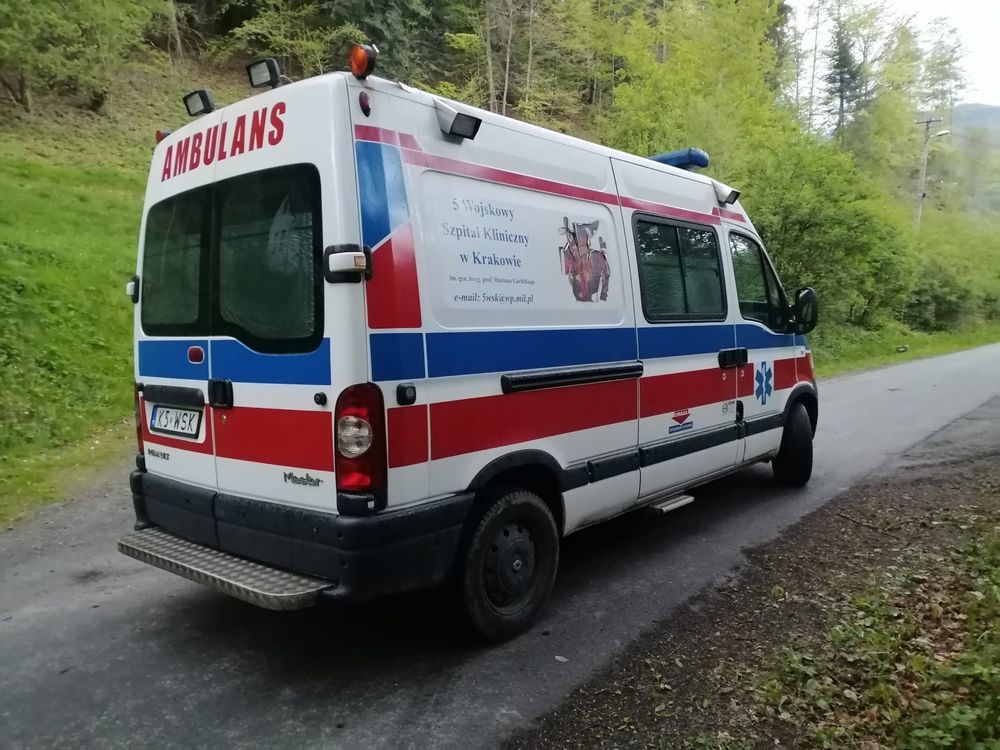 Ambulans Renault master 2.5 DCI