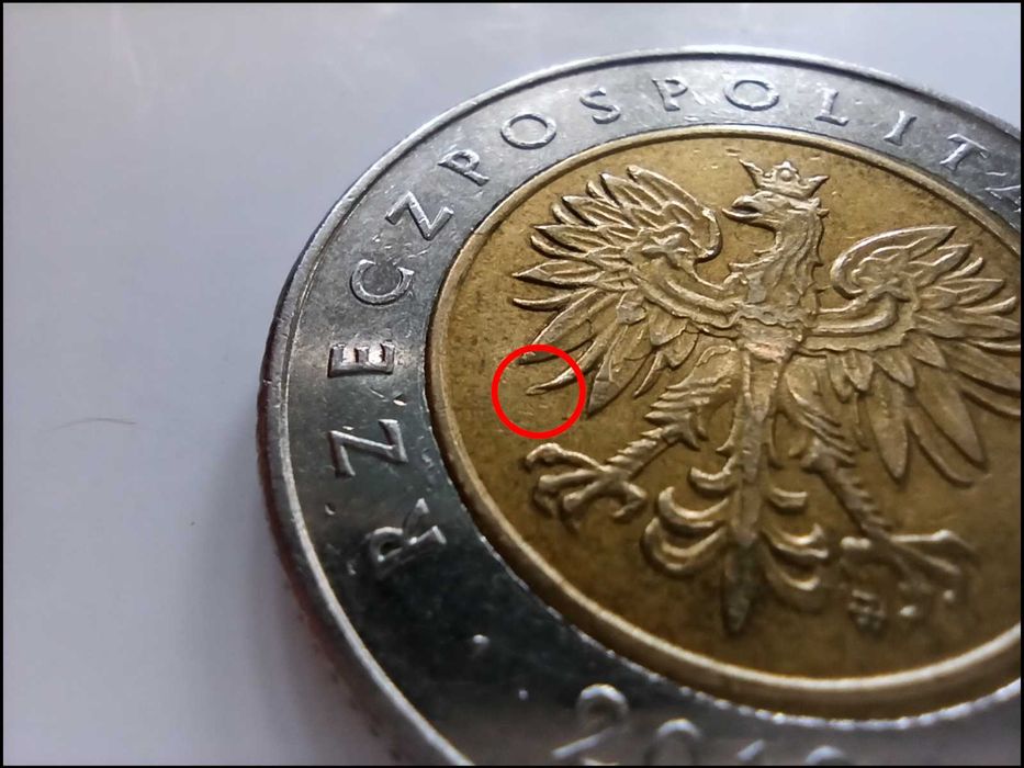 5 zł z 2010r z destruktami na awarsie i rewersie