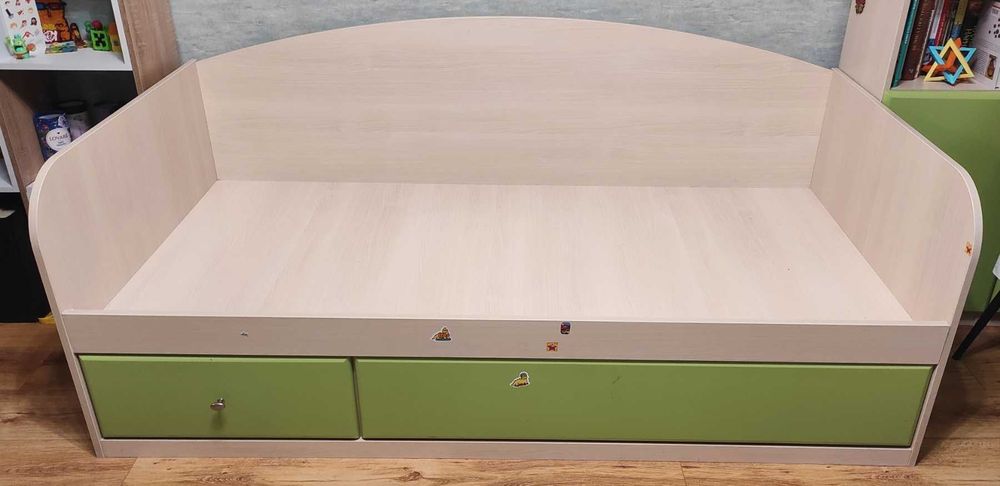 Ліжко з матрацем (дитяче) розмір 90*190