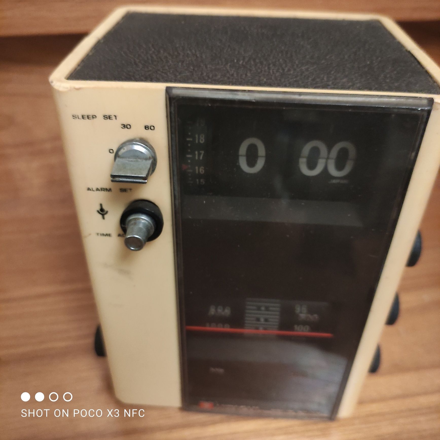 HITACHI RC-773E - Radio relógio Vintage