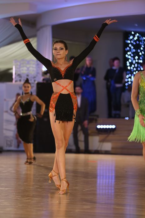 Сукня для латини