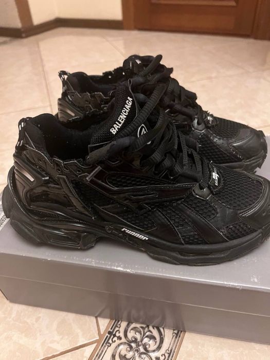 Balenciaga runner