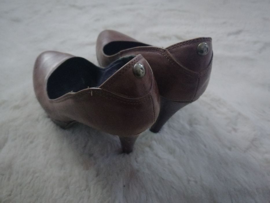 Czółenka skórzane PRIMA MODA r. 36