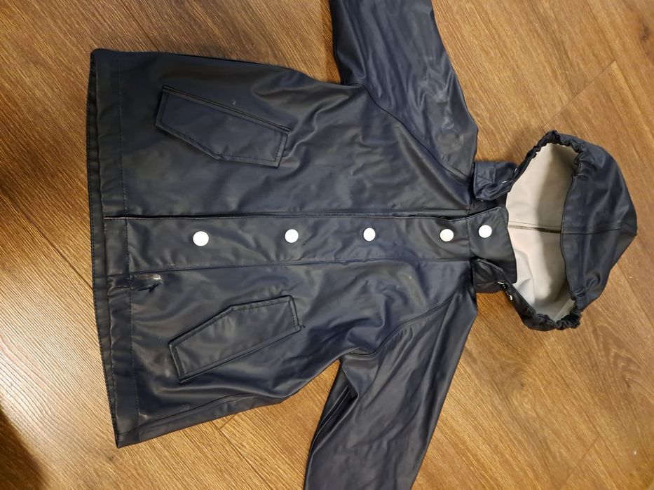 Sztormiak, płaszcz przeciwdeszczowy H&M 98/104