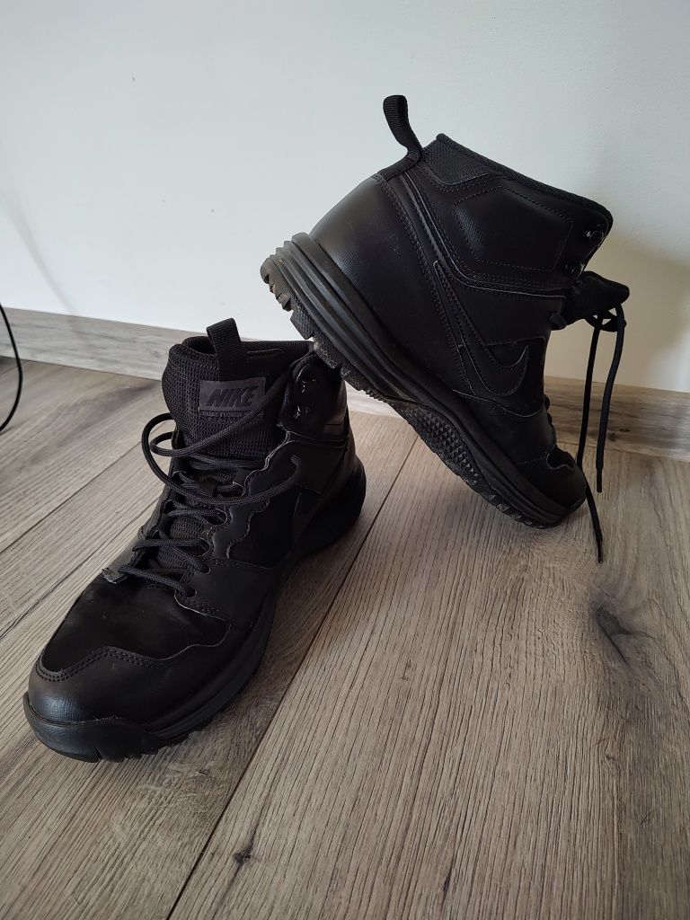 Buty Nike Dual Fusion Hills MID rozm. 42.5 kolor czarny