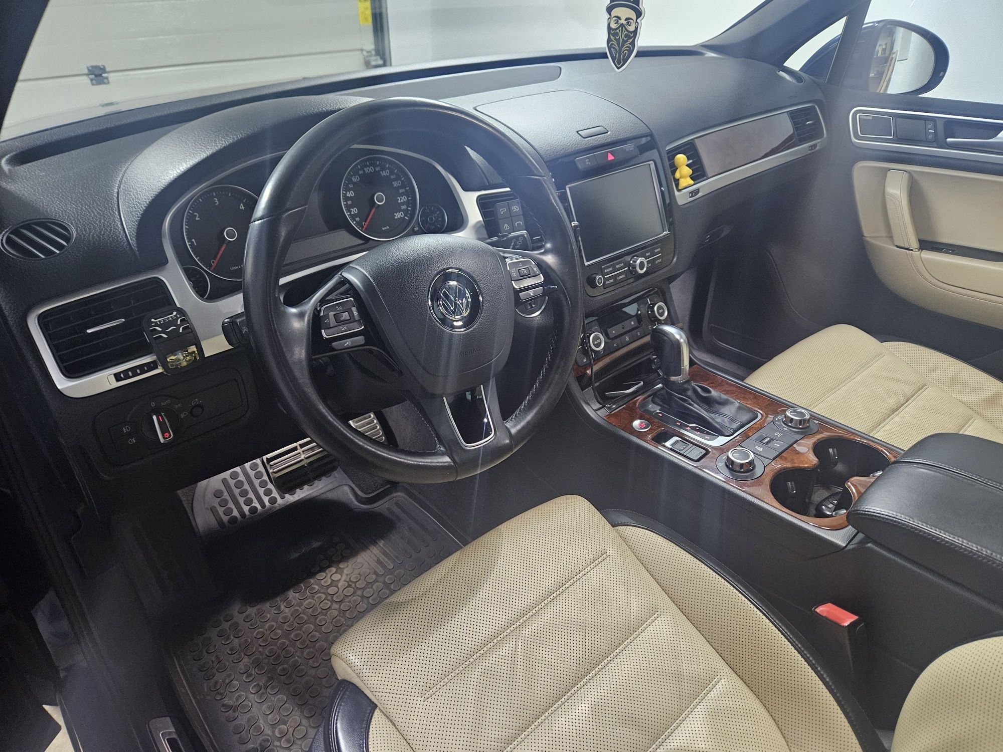 Volkswagen Touareg 2