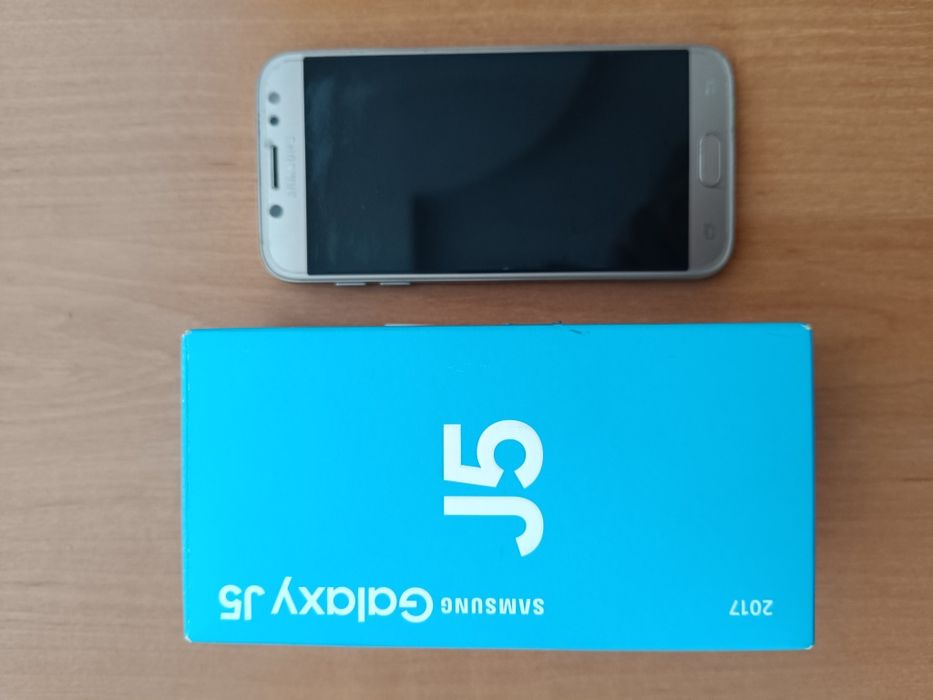 Смартфон Samsung j5 2017