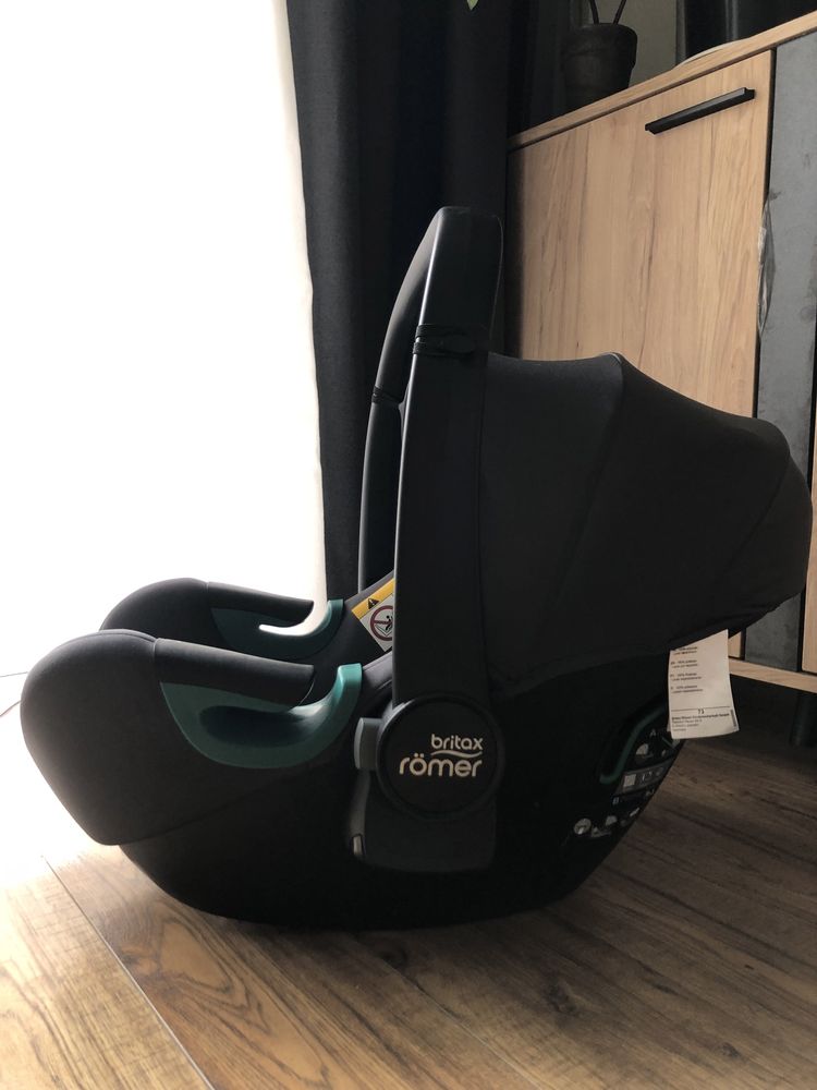 fotelik, nosidełko Britax Romer  BABY-SAFE 3 i-SIZE