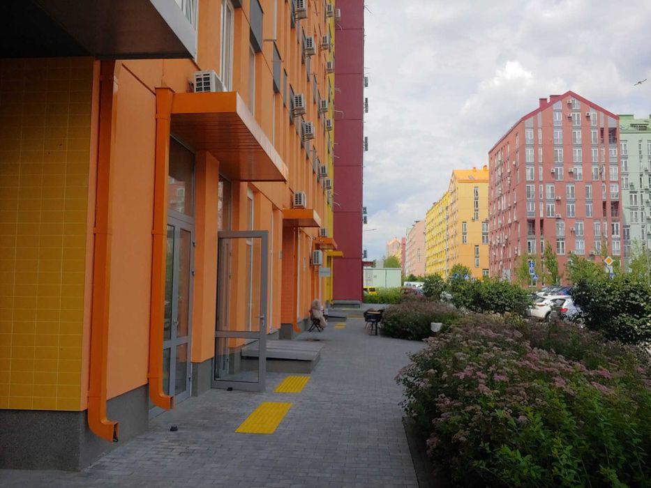ТЕРМІНОВИЙ ПРОДАЖ приміщень під орендний бізнес у ЖК "Комфорт Таун"