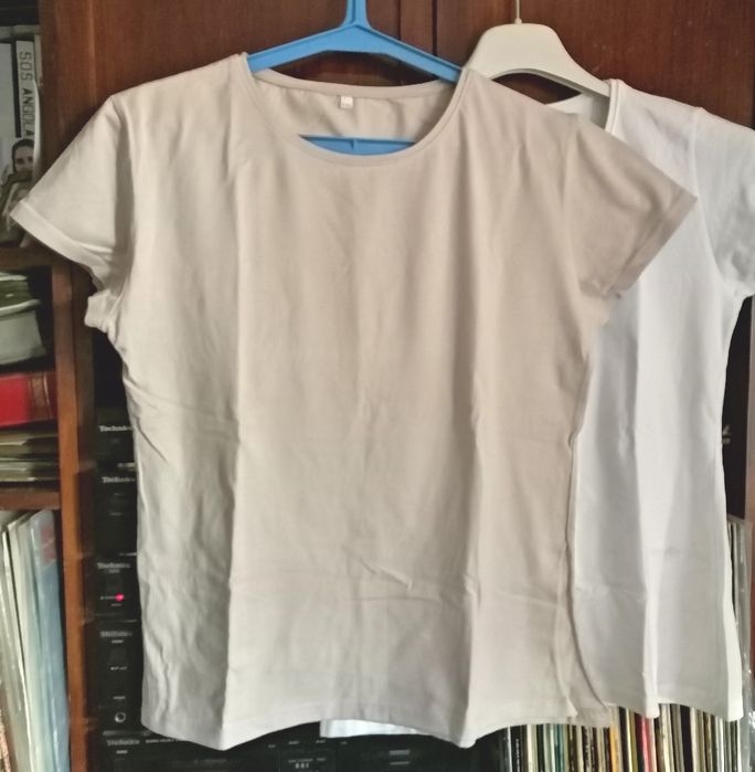 Blusas tamanhos S e M.