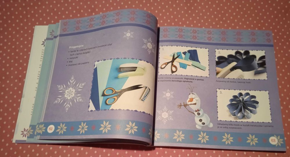 Rodzinne święta z Olafem świąteczne dekoracje z Krainy Lodu