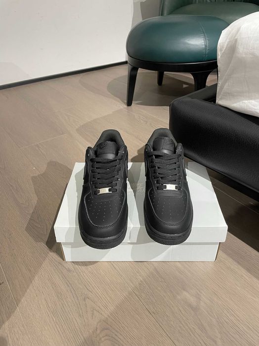 Buty Trampk Nike Air Force 1 Low '07 Black R.39