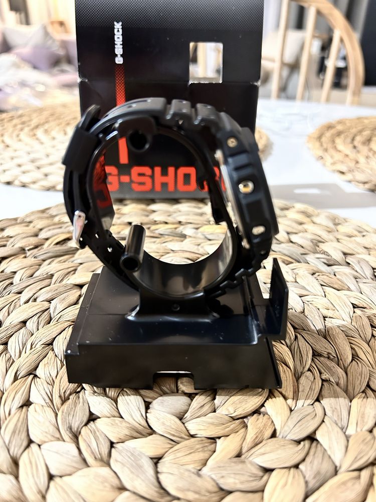 Casio DW5600E-1V G Shock - Digital-200M Wr - Classic