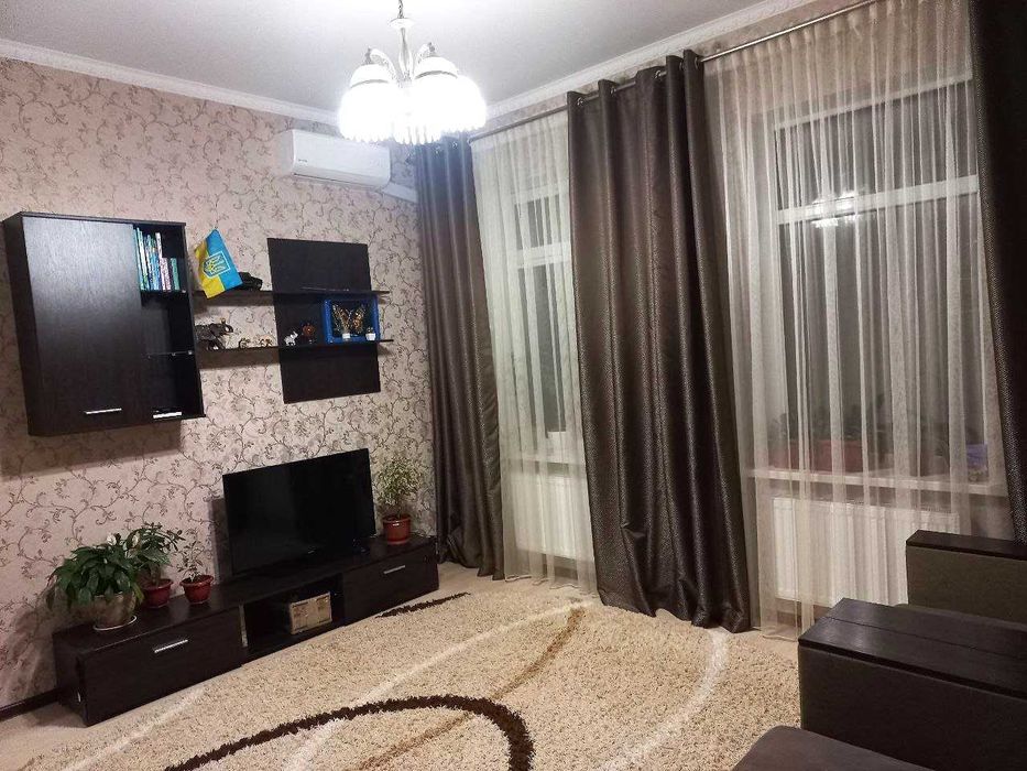 Продається частина будинку в центральній частині міста!