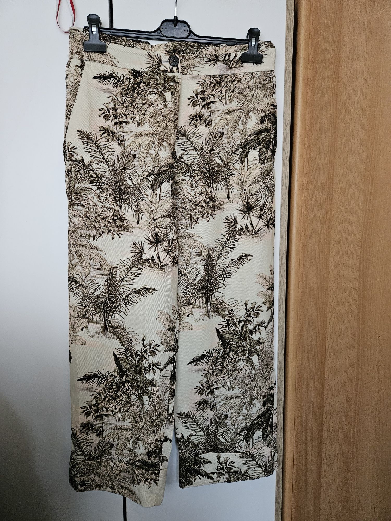 Spodnie materiałowe Marc cain