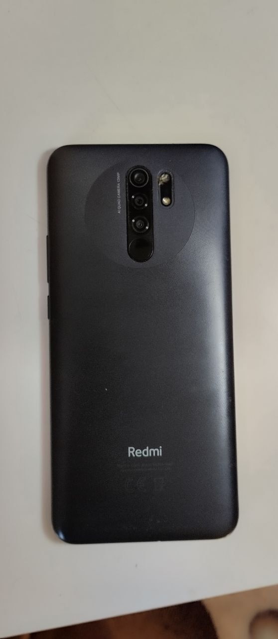 Redmi 9 треснута защитка, экран в порядке