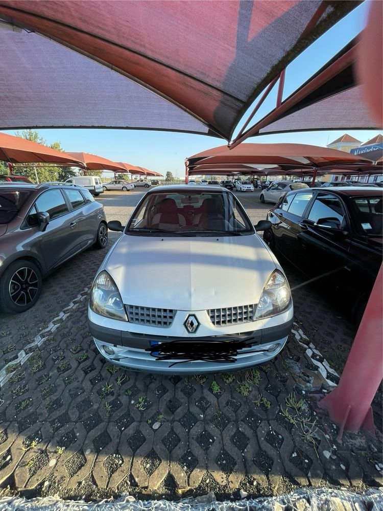Clio II hatchback 1.2