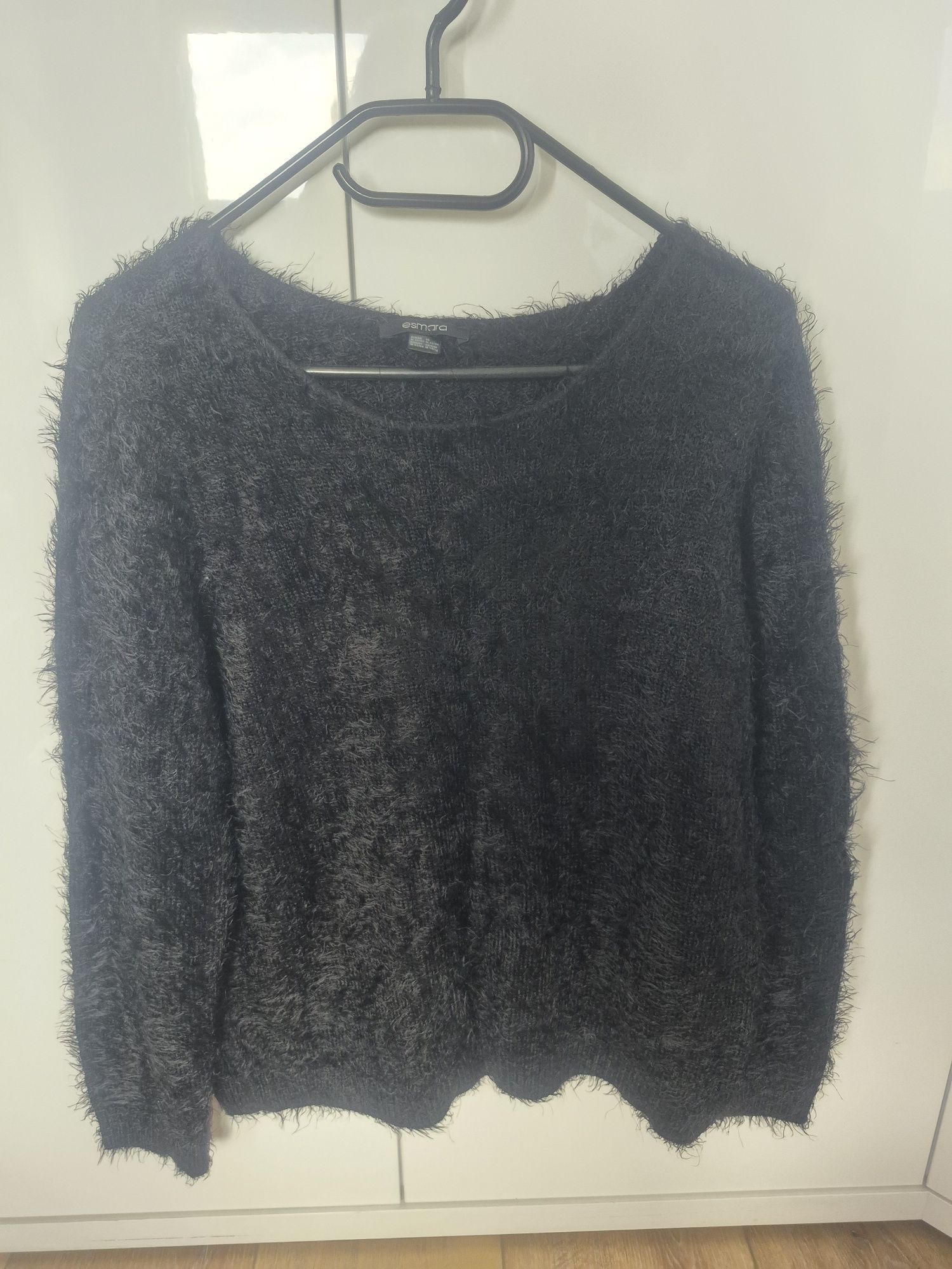 Sweter czarny damski