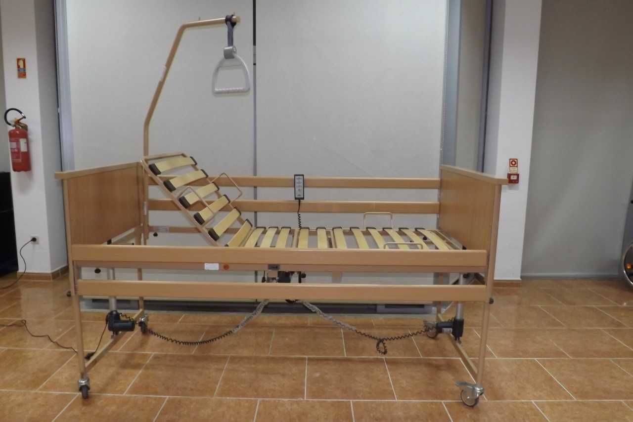 Cama articulada elétrica e elevatória Semi Nova com Garantia