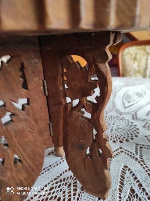 Piękne drewniane stoliki