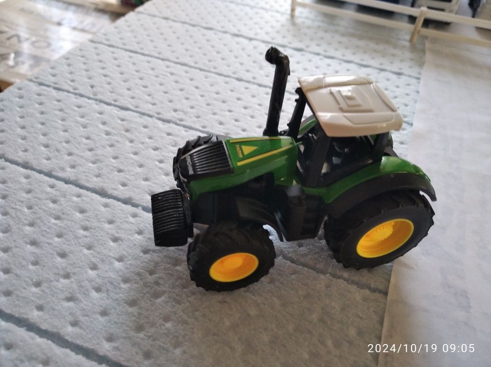 Трактор фенд модель1:87