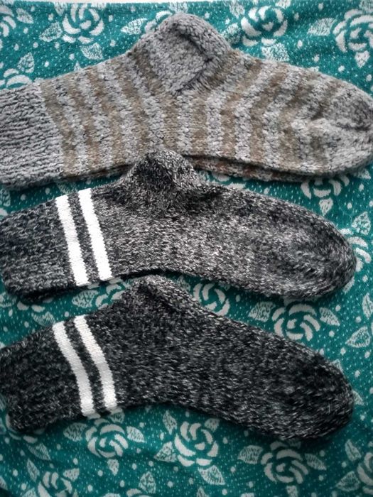 Носки вязаные спицами